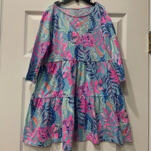 Lilly Pulitzer Girls Geanna Swing Dress in a blue floral print size Large 8-10